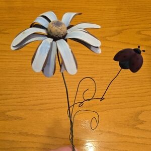 Metal Daisy and Ladybug Home Accent - Metal Art